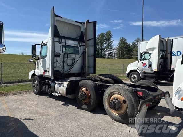 Volvo VNM Prime Movers
