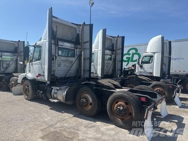 Volvo VNM Prime Movers