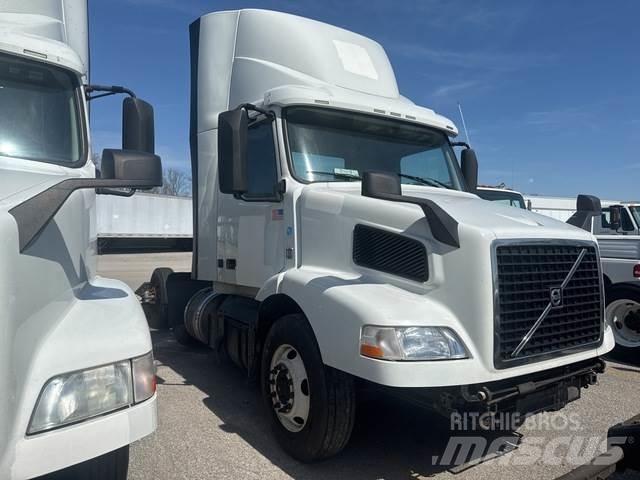 Volvo VNM Prime Movers