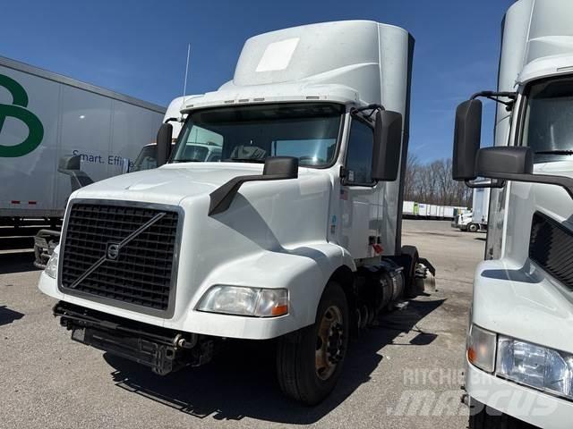 Volvo VNM Prime Movers