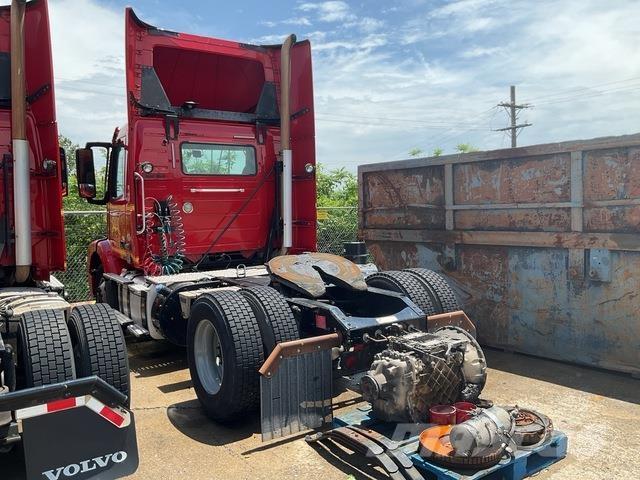 Volvo VNM Prime Movers