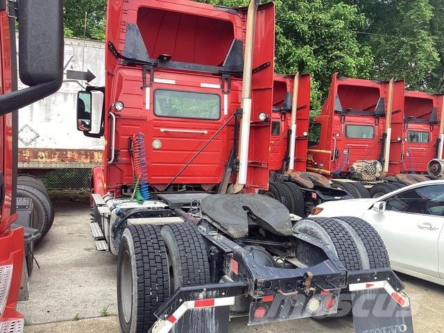 Volvo VNM Prime Movers