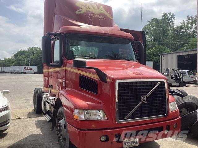 Volvo VNM Prime Movers