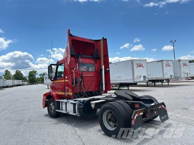 Volvo VNM Prime Movers