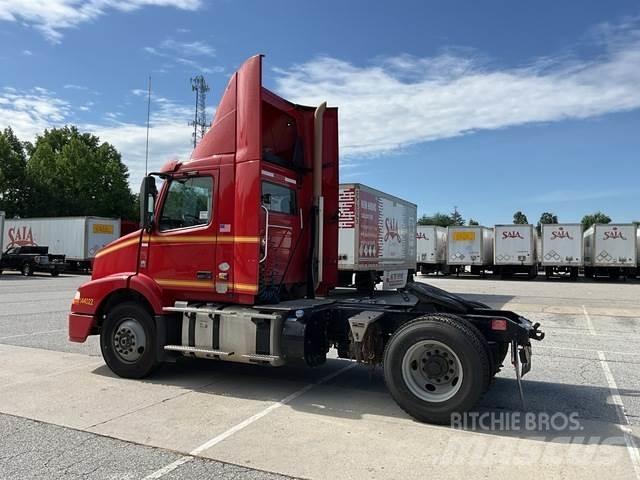 Volvo VNM Prime Movers