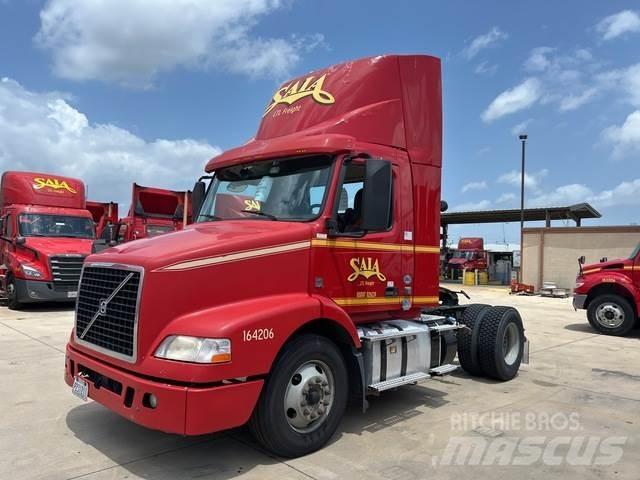 Volvo VNM Prime Movers