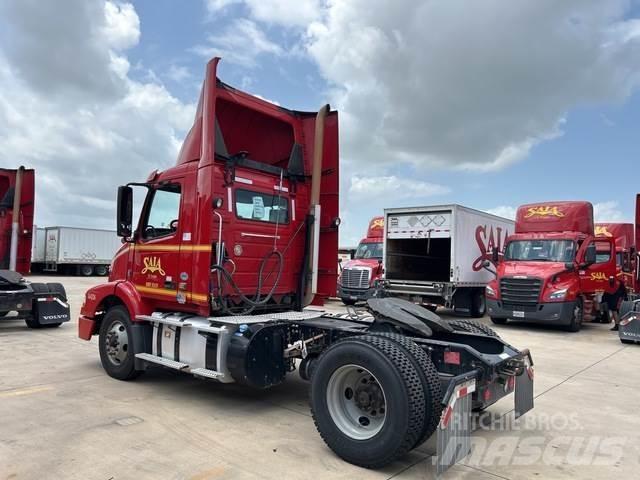 Volvo VNM Prime Movers