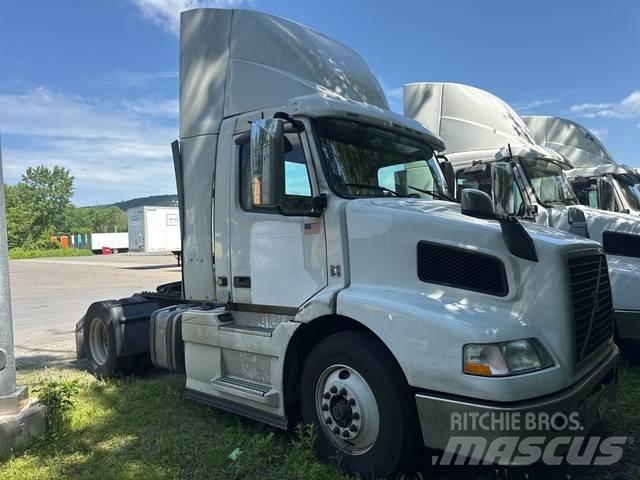 Volvo VNM Prime Movers