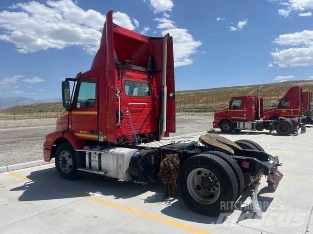 Volvo VNM Prime Movers