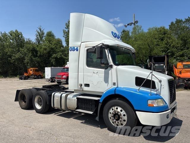 Volvo VNM Prime Movers