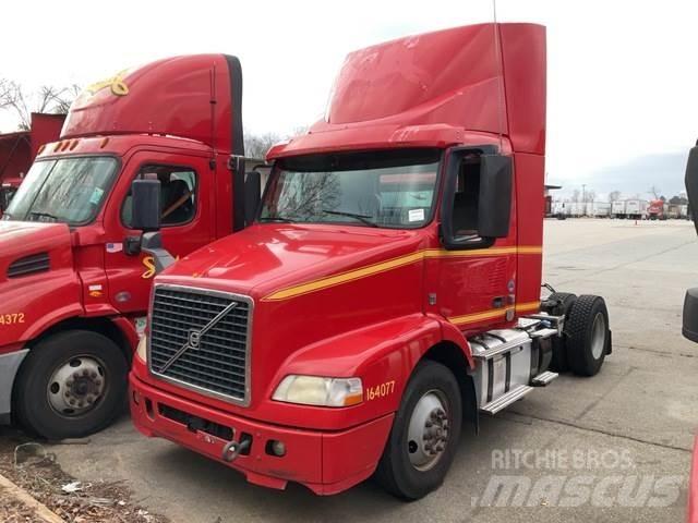Volvo VNM42T Prime Movers