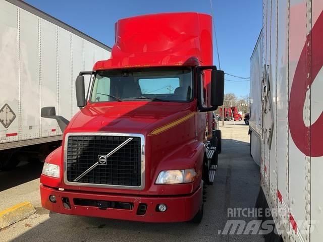 Volvo VNM42T Prime Movers