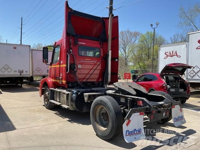 Volvo VNM42T Prime Movers