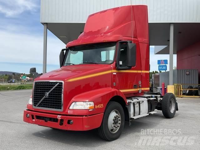 Volvo VNM42T Prime Movers