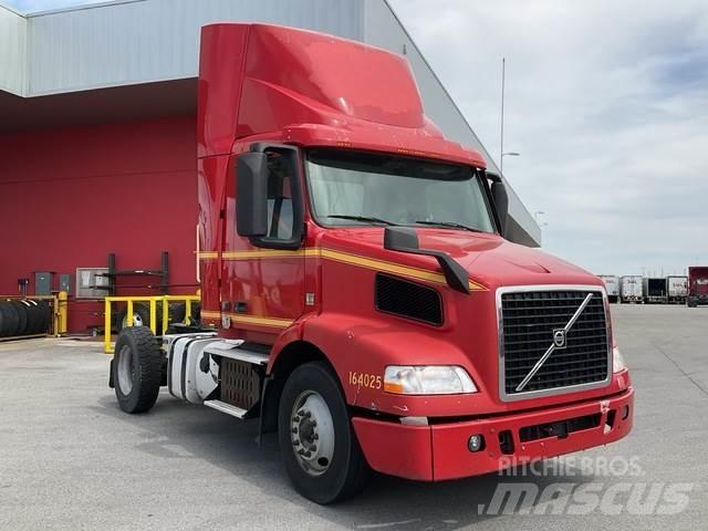 Volvo VNM42T Prime Movers