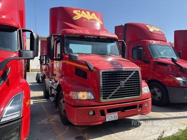 Volvo VNM42T Prime Movers