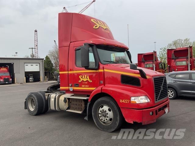 Volvo VNM42T Prime Movers