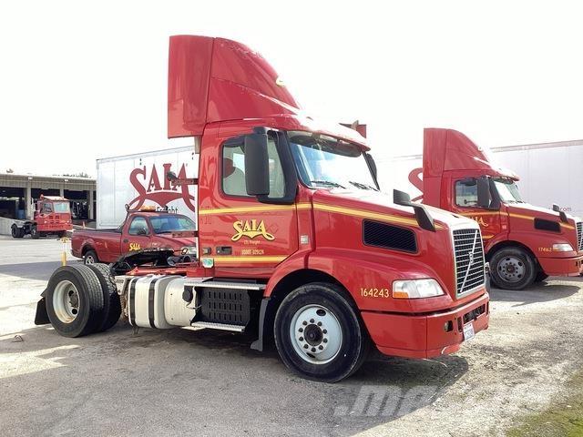 Volvo VNM42T Prime Movers