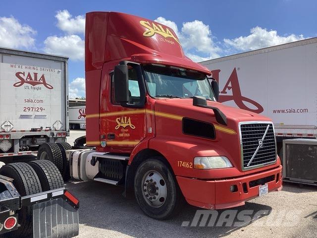 Volvo VNM42T Prime Movers