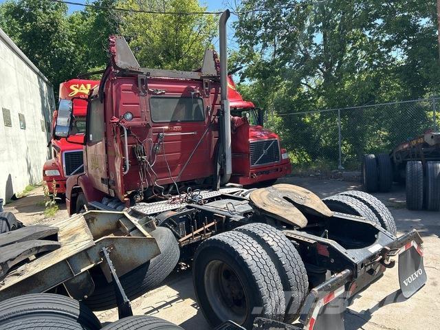 Volvo VNM42T Prime Movers