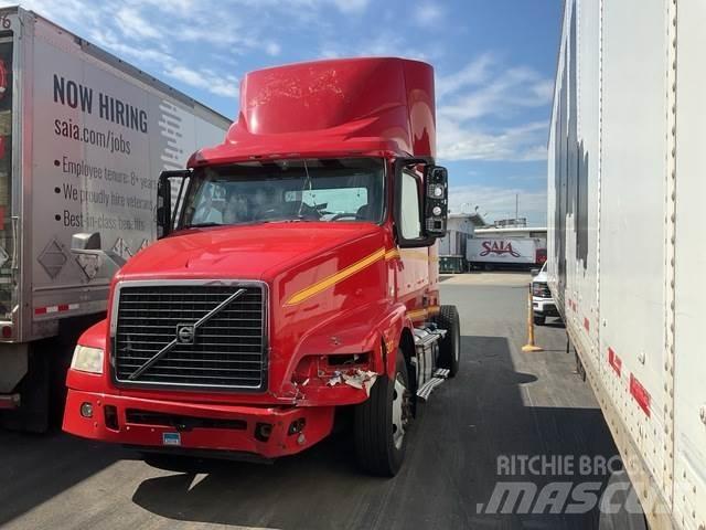 Volvo VNM42T Prime Movers
