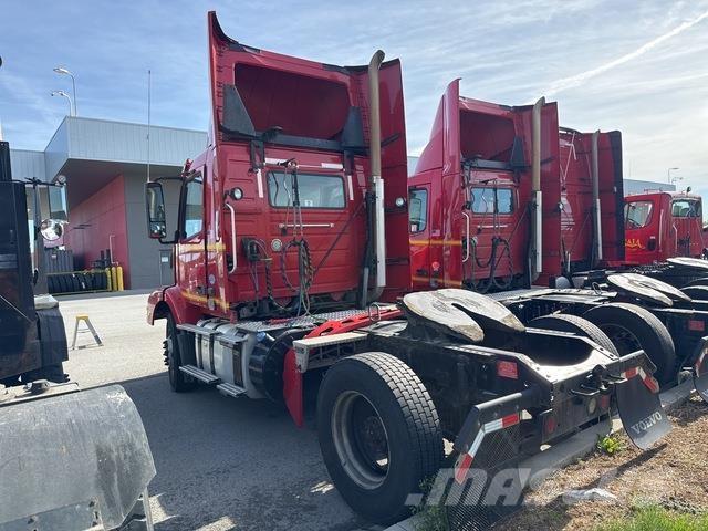 Volvo VNM42T Prime Movers