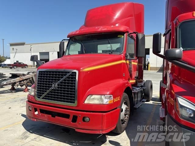 Volvo VNM42T Prime Movers