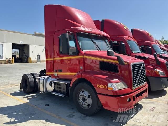 Volvo VNM42T Prime Movers