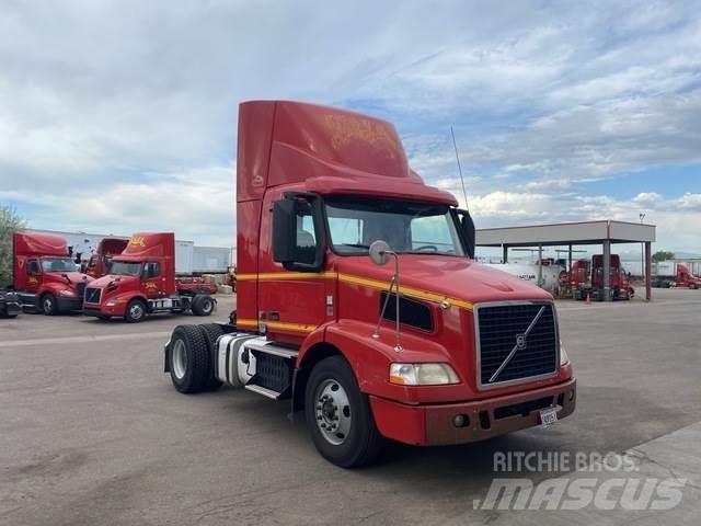 Volvo VNM42T Prime Movers