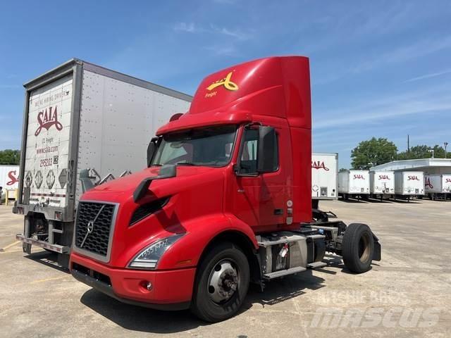 Volvo VNM42T Prime Movers