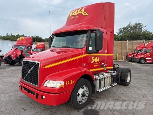 Volvo VNM42T Prime Movers
