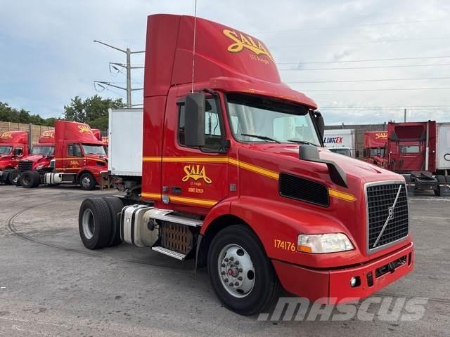 Volvo VNM42T Prime Movers