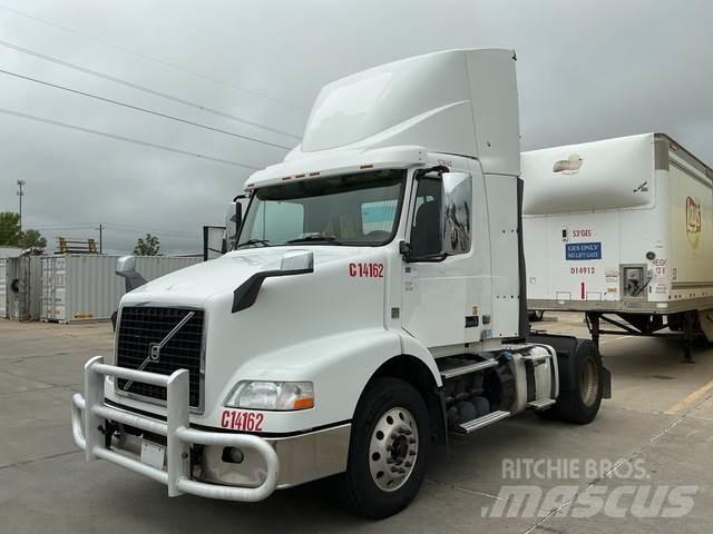 Volvo VNM42T Prime Movers