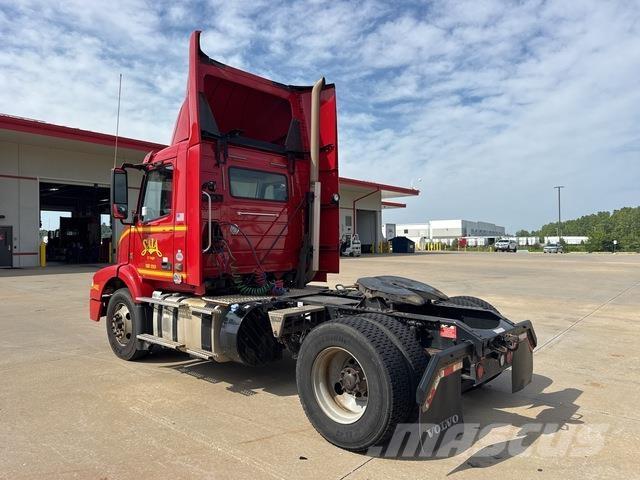 Volvo VNM42T Prime Movers