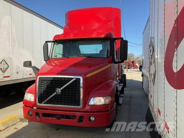 Volvo VNM42T Prime Movers