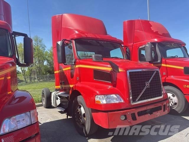 Volvo VNM42T Prime Movers