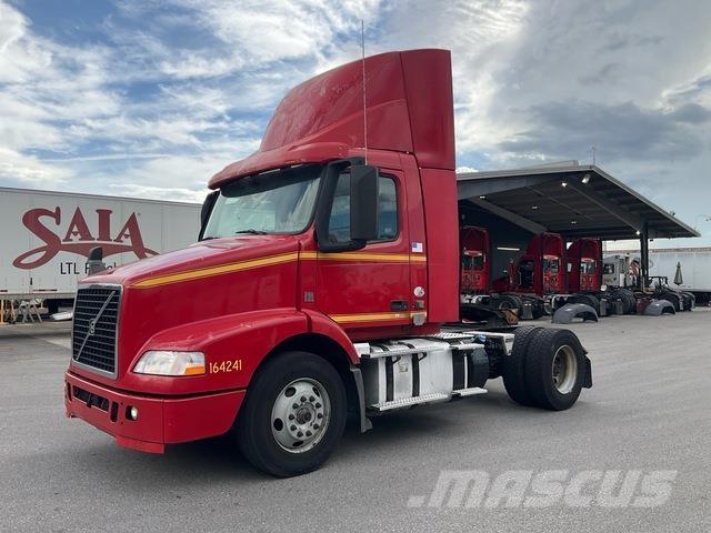 Volvo VNM42T Prime Movers