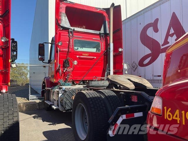 Volvo VNM42T Prime Movers