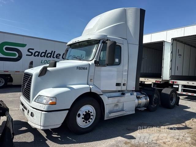 Volvo VNM64T Prime Movers