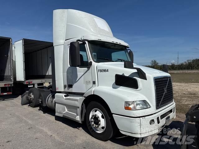 Volvo VNM64T Prime Movers