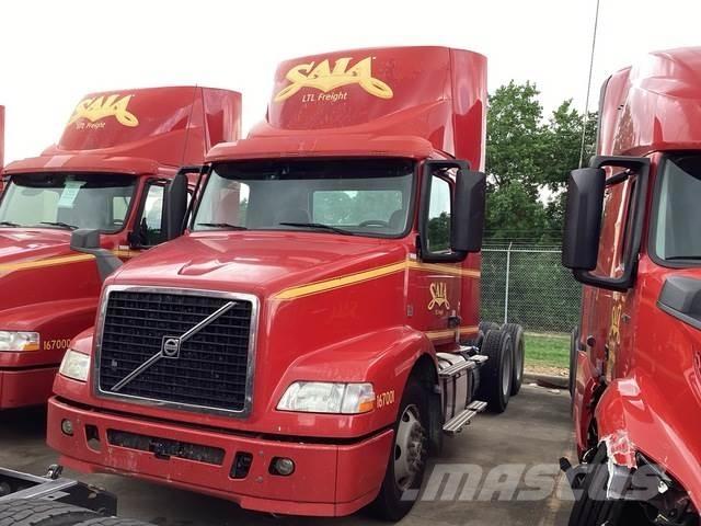 Volvo VNM64T Prime Movers