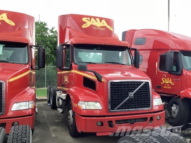 Volvo VNM64T Prime Movers
