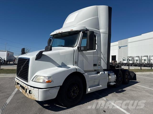 Volvo VNM64T Prime Movers