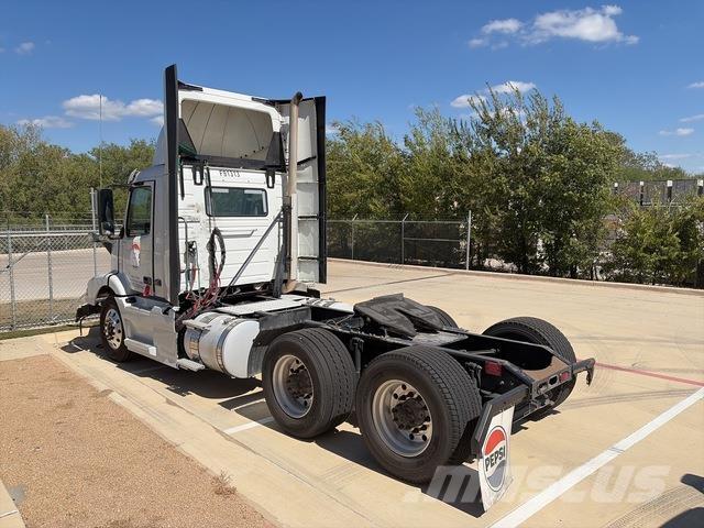 Volvo VNM64T Prime Movers