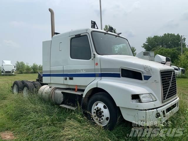 Volvo VNR64T Prime Movers
