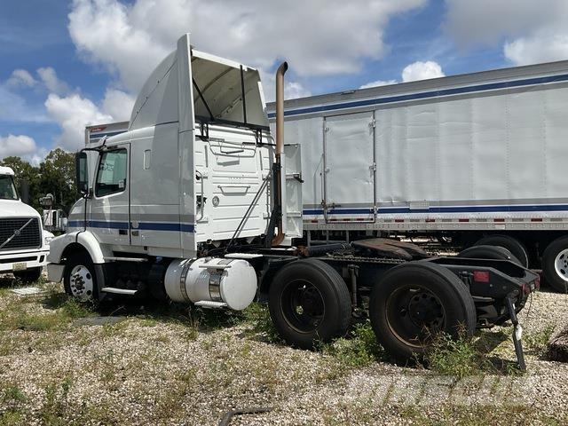 Volvo VNR64T Prime Movers