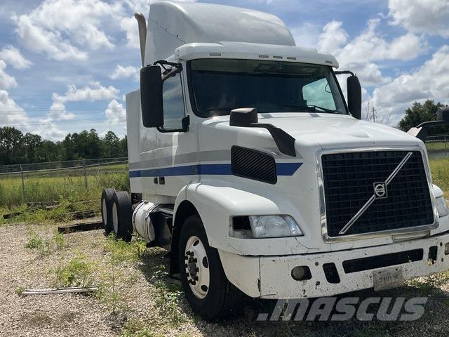 Volvo VNR64T Prime Movers