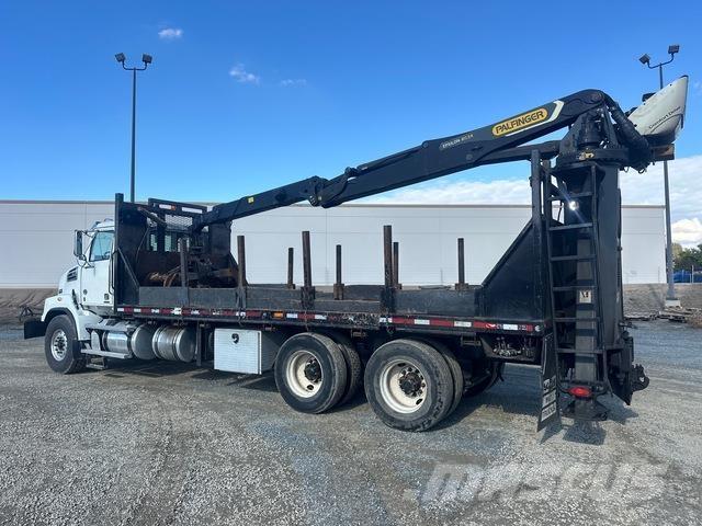 Western Star  Grapples