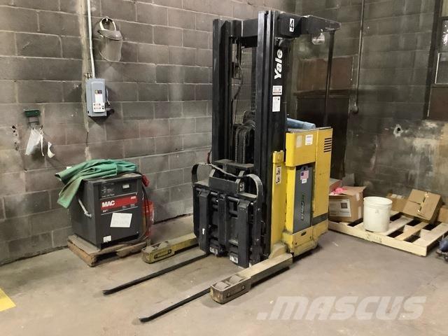 Yale NY040ACNS Reach truck