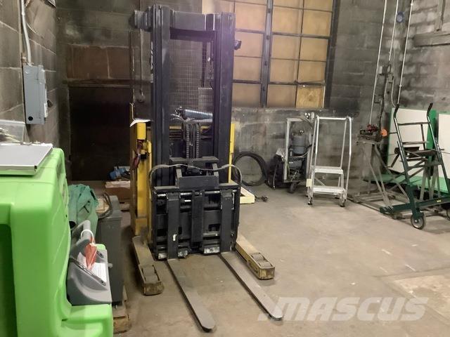 Yale NY040ACNS Reach truck